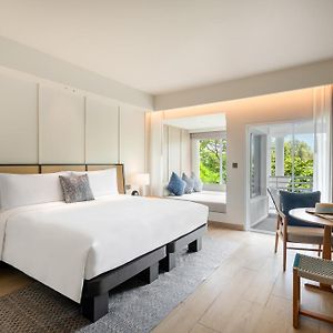 Zimmer mit Kingsize-Bett