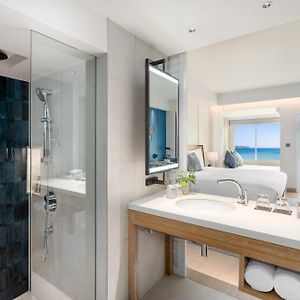 Zimmer mit zwei Einzelbetten und mit Ozeanblick